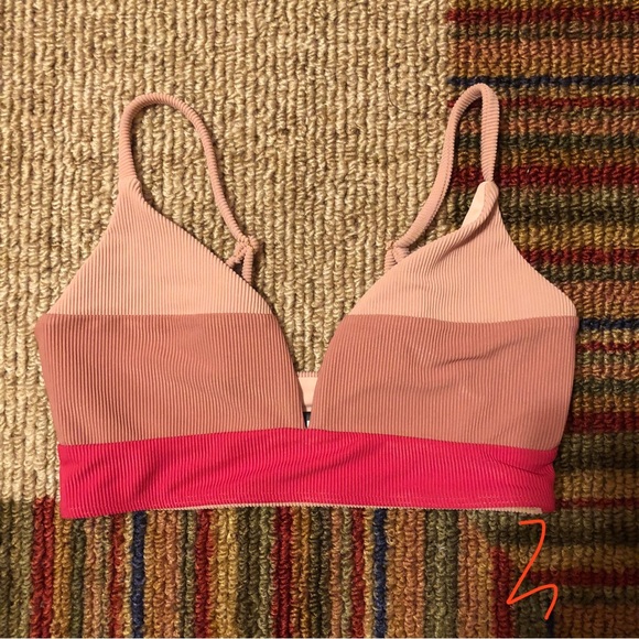 NEW Beach Riot Riza Top Rouge Colorblock - Picture 2 of 3